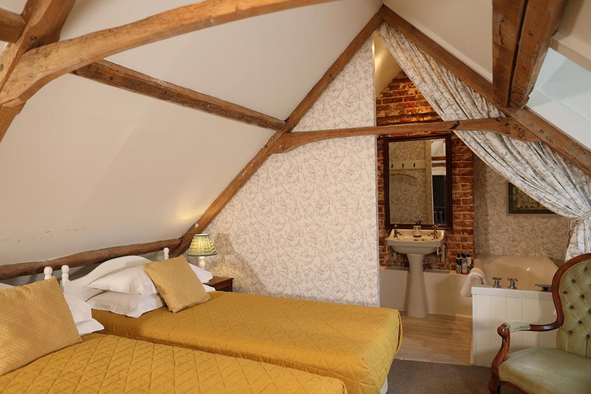 Carrick'S At Castle Farm Hotel Swanton Morley Eksteriør billede